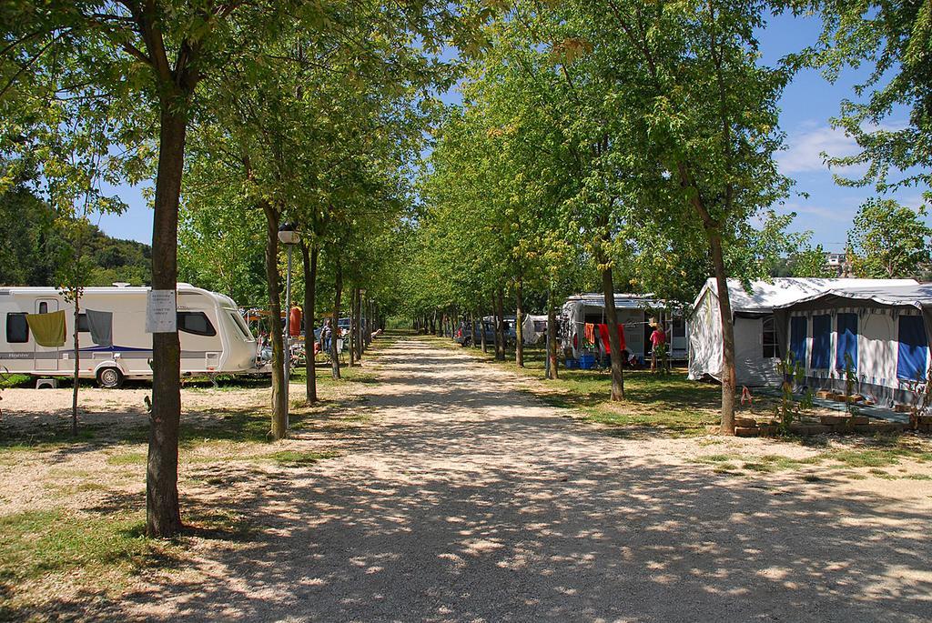 Campeggio Trevisago Iris Park Moniga del Garda 외부 사진